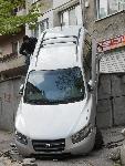 София -  Паднал автомобил от висока площадка в квартал „Лозенец“