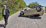 „Астра“ се обърна по таван при сблъсък в каруца на път Е-80
