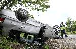 Двама младежи се обърнаха с автомобил край Хасково