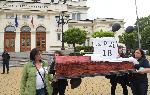 София – Протест на родители на деца с увреждания пред Народното събрание