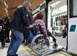 София – Представяне на първата подвижна рампа зе инвалиди в столичното метро