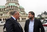 София – Протест пред входа на Народното събрание