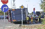 Камион се обърна на Околовръстното шосе на Бургас