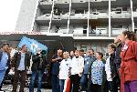 Медици протестираха пред „Пирогов“ заради уволнението на техни колеги