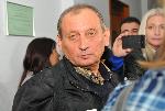 Окръжният съд остави под домашен арест директора, блудствал с ученичка