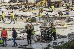 Усилена работа кипи на площада пред НДК  месец преди крайния срок