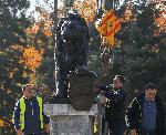 Лъвът от мемориала на Първи и Шести пехотен полк зае мястото си пред НДК