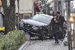 Ауди се качи на тротоара до операта след сблъсък с такси