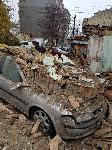 Варна - Срутена къща върху автомобили