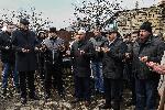 Хитрино - Поднасяне на цветя в Хитрино в памет на загиналите при влаковата катастрофа през 2016г.