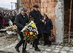 Хитрино - Поднасяне на цветя в Хитрино в памет на загиналите при влаковата катастрофа през 2016г.