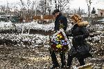 Хитрино - Поднасяне на цветя в Хитрино в памет на загиналите при влаковата катастрофа през 2016г.