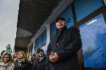 Хитрино - Поднасяне на цветя в Хитрино в памет на загиналите при влаковата катастрофа през 2016г.