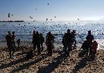 Топлият почивен ден напълни плажа във Варна