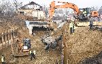 Автомобил падна в 10-метров изкоп за метрото в "Овча купел"