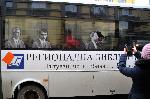 Вазов и Алеко пътуват в градския транспорт на Бургас