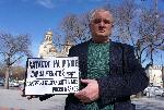 Росен Марков издава каталог за мъже за 8-ми март
