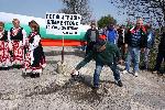 Климентово - Протест за разбит път