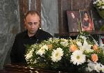 Десетки се стекоха на поклонението пред  оперната прима Христина Ангелакова