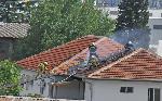 Огнеборци потушават пожар в сграда на Пристанищен терминал Бургас Запад