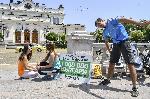 София - Лицеви опори пред Парламента