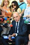 Варна - Министър Бисер Петков с протестиращи