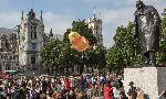 Лондон - Протест с шестметрова кукла на Бебе Тръмп