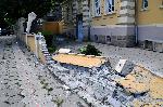 Бургас - Срутена ограда на Медицински център 1