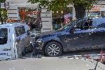 София - Катастрофа на автомобил във витрина на магазин