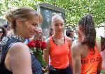 София - Откриване на фото изложбата "Златните момичета" пред Народния театър