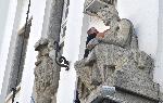 София - Укрепване статуите на Столична библиотека