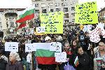 Трети протест срещу новия Закон за вероизповеданията тече в София