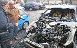 Автомобил „Ауди А6“ изгоря пред жилищен блок в Бургас