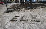 Надпис "ЕСЕ" от плочки се появи в градинката на "Свети Седмочисленици"