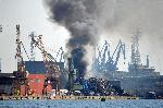 Голям пожар избухна под Аспаруховия мост във Варна