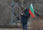 Знамето украси скалите над Бов