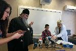 Варненският митрополит Йоан направи дарение на болно дете