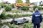 София - Паднал автомобил в Перловската река на булевард