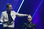 Първият робот-компаньон в света пристигна у нас за Webit.Festival (нови снимки)