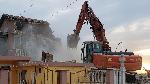 Събориха незаконната къща предизвикала свлачището във Варна (Нови снимки)