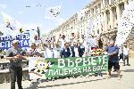 Автомобилисти протестираха пред Министерски съвет заради отнет лиценз