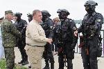 Спецчасти на ВМС обезвредиха завзет от терористи шлеп в Дунав