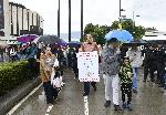Родители излязоха на протест срещу Стратегията за детето в София и Варна