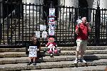Протест срещу връщането на деца в Норвегия пред Съдебната палата