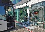 Автобус се вряза в чакалнята на столичната автогара