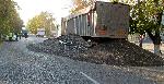 Сливо поле - Разсипано слънчогледово семе и люспи при катастрофа