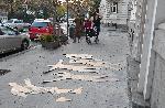 Гражданин  подреди инсталация пред сградата на Столична община
