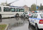 Водач загина при катастрофа между тролей и кола в Русе