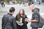 Бургас - Раздаване на книги в Деня на народните будители