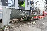 Пострадаха дървета,  огради и автомобили от бурята в столицата